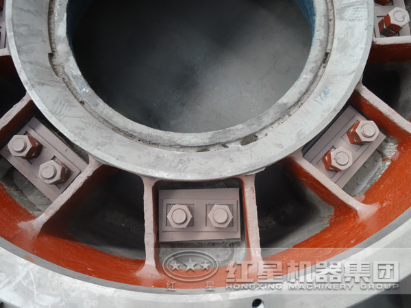 金礦石圓錐破碎機零部件