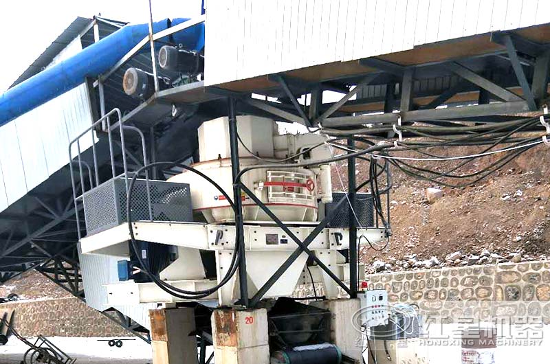 沖擊式制砂機(jī)工作現(xiàn)場實拍圖