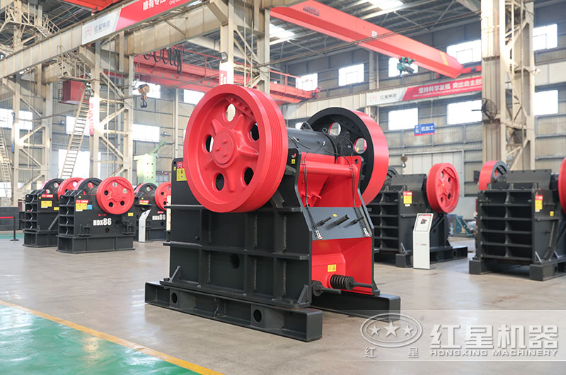 150x750細顎破碎機圖片