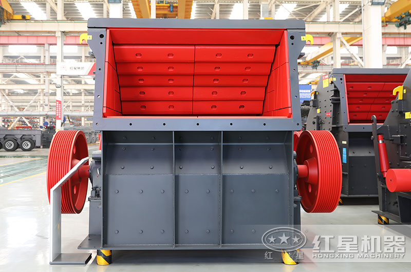 反擊破碎機(jī)設(shè)備圖片