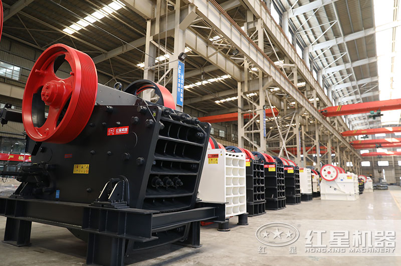 顎式硬巖破碎機圖片