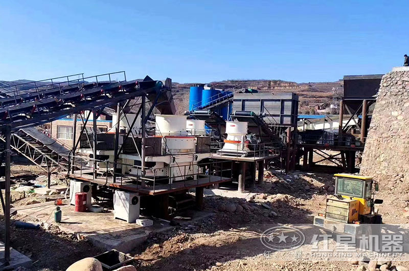 大型石頭碎沙機工作現(xiàn)場實拍圖