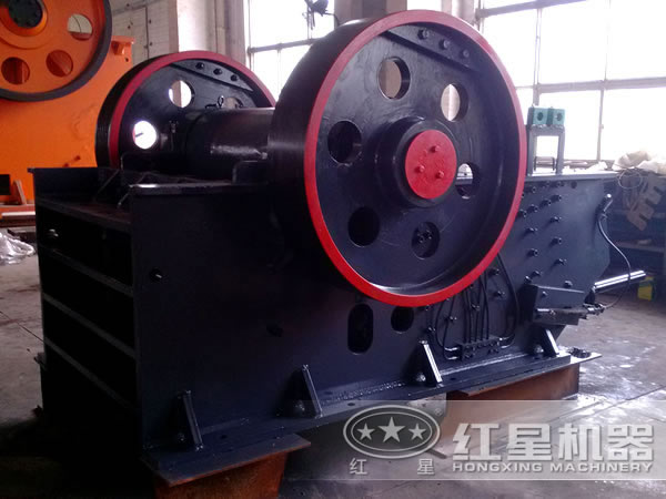 怎么減少鄂式破碎機鄂板的磨損