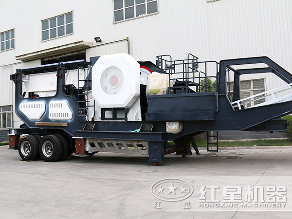 流動破碎石子機發(fā)貨江西太原，為當?shù)厥庸?yīng)提供幫助