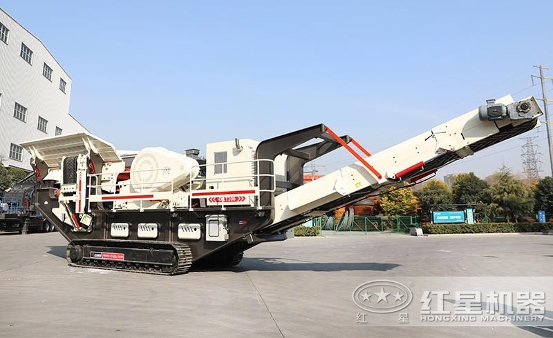 這部移動(dòng)履帶一體式破碎機(jī)，節(jié)能環(huán)保，產(chǎn)量高，用戶(hù)表示很滿(mǎn)意