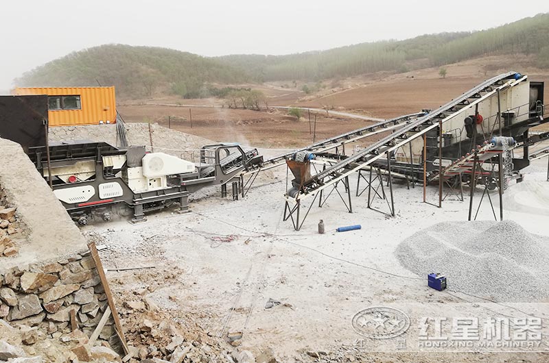 時(shí)產(chǎn)15、20、30噸的小型移動(dòng)碎石機(jī)可行嗎？