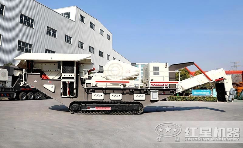 大型采石場用以柴油為動(dòng)力的履帶破碎機(jī)更高產(chǎn)、環(huán)保