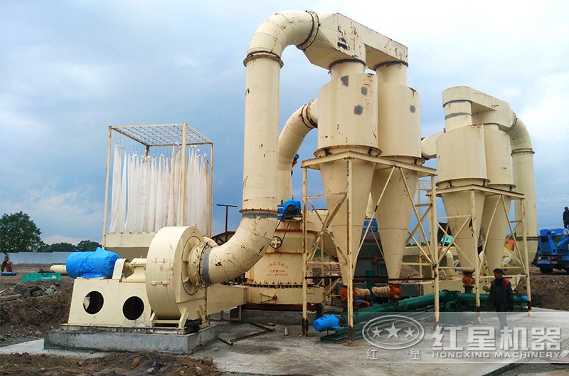 鋁礬土粉碎加工現(xiàn)場