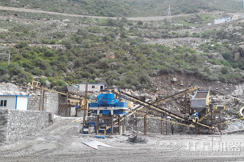 一個(gè)小型沙場(chǎng)能日產(chǎn)多少方，使用的沙場(chǎng)設(shè)備有哪些？