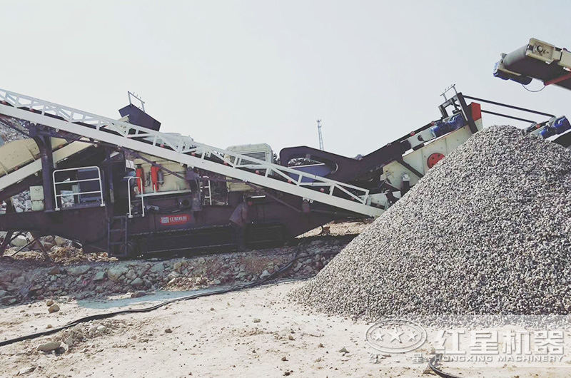移動(dòng)設(shè)備生產(chǎn)石子現(xiàn)場(chǎng)