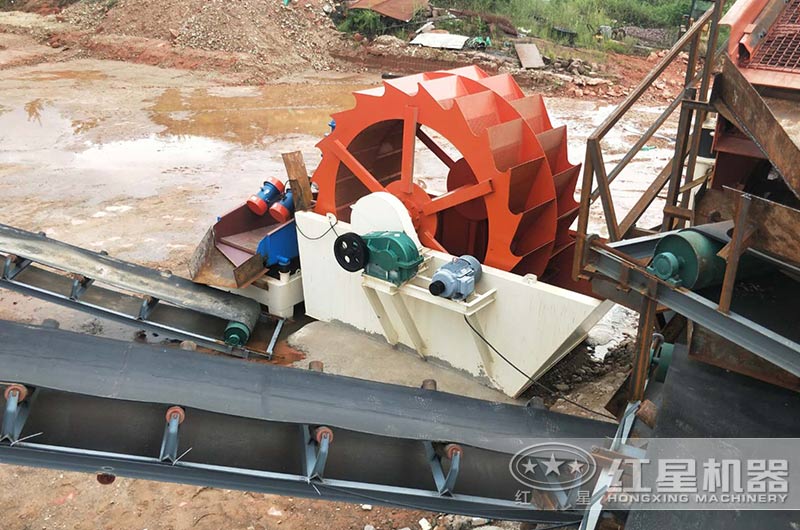 沙包土洗出來的沙好還是河沙好？洗出好沙子的機器有哪些？