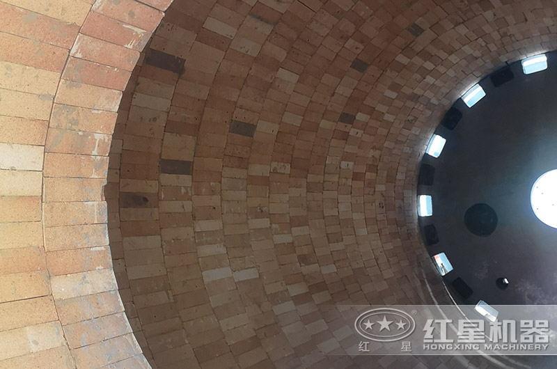 球磨機(jī)設(shè)備內(nèi)部實景