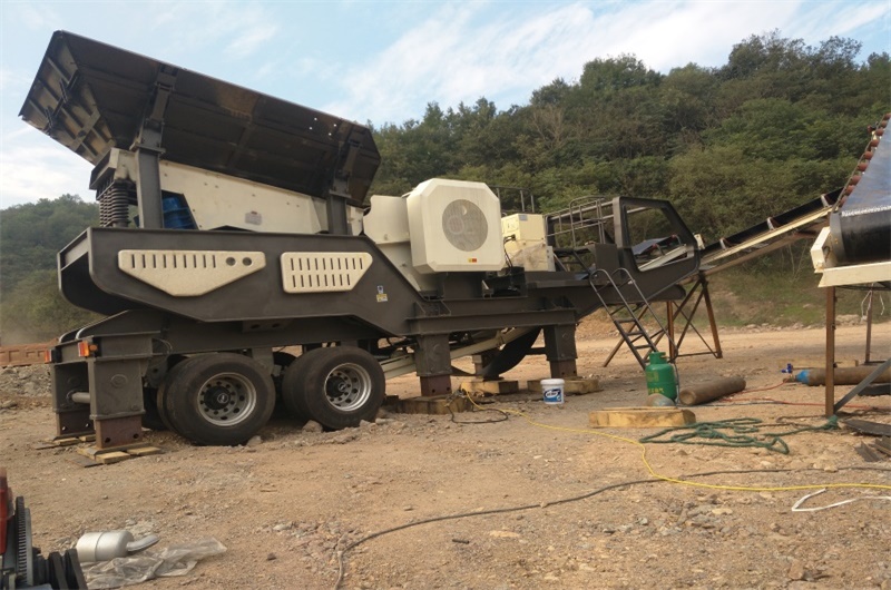 河南王老板時(shí)產(chǎn)100噸移動(dòng)式河卵石破碎生產(chǎn)線