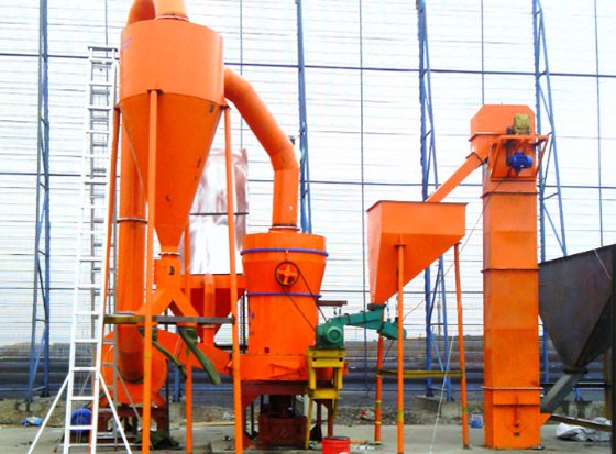 山東重晶石磨粉生產線現(xiàn)場